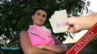 Sarışın Patron, Çalışanlarına Veriyor